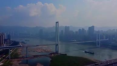 长江城市中跨长江大桥钢材建筑桥梁航拍大景视频的预览图